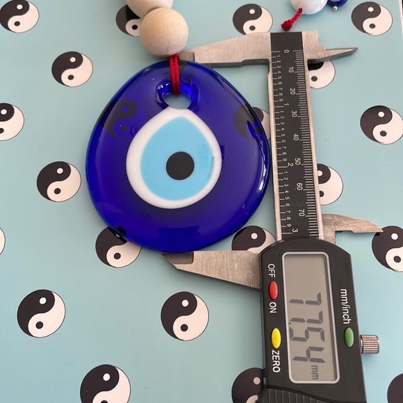 🧿 - Picture 2 of 3